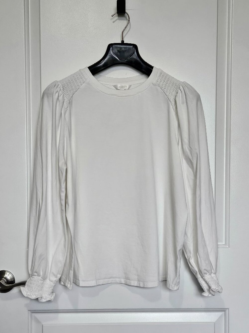 LC Lauren Conrad White Puff Long Sleeve Top Size 0X Smocked Shoulder Ruffle Cuff